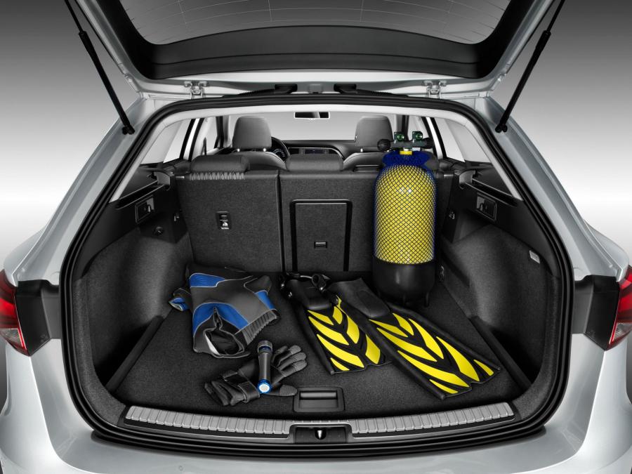  Seat Leon ST 2013 года  (фото 12 из 17)
